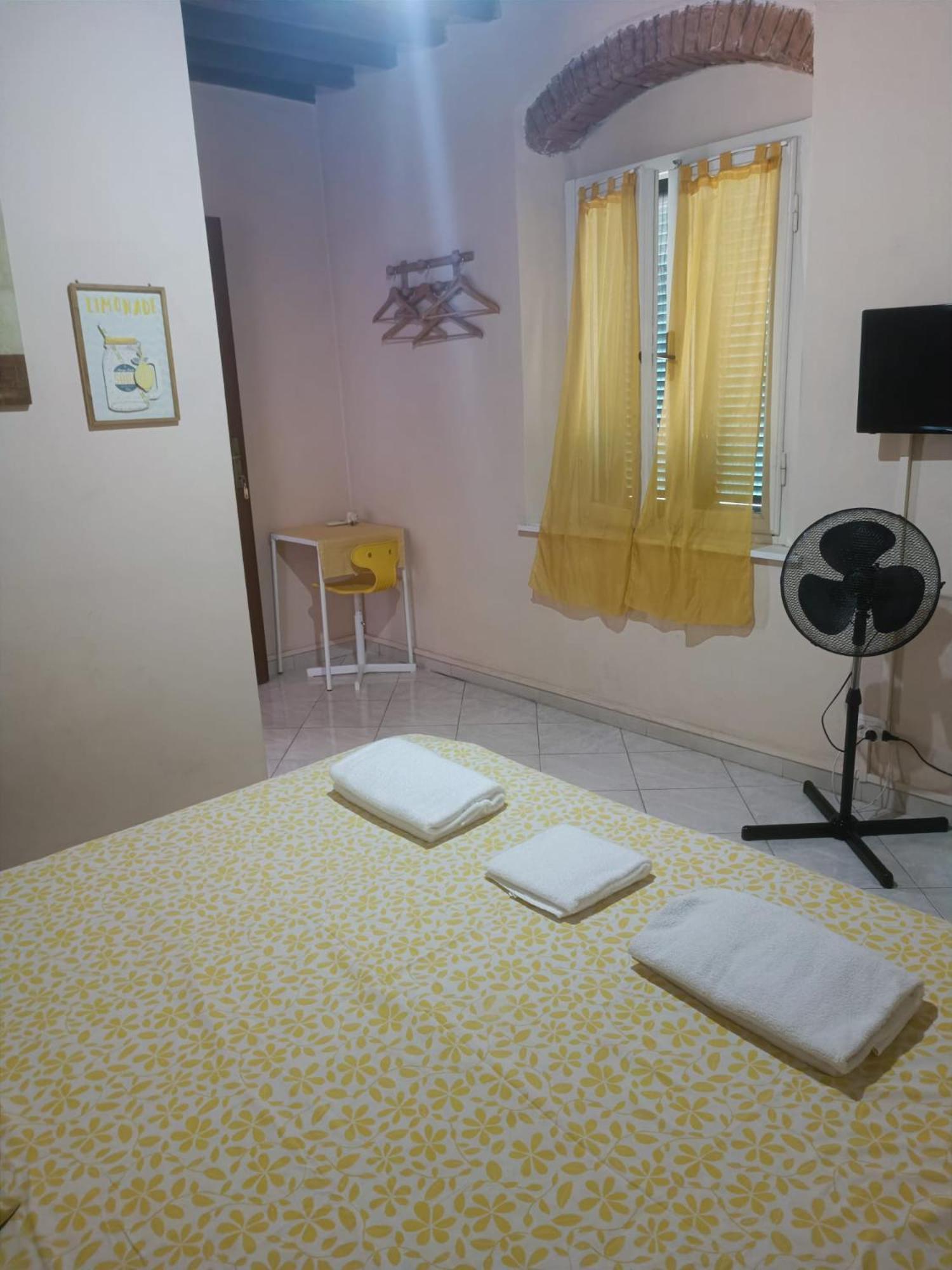 Smile Tower House Hotel ปิซา ภายนอก รูปภาพ
